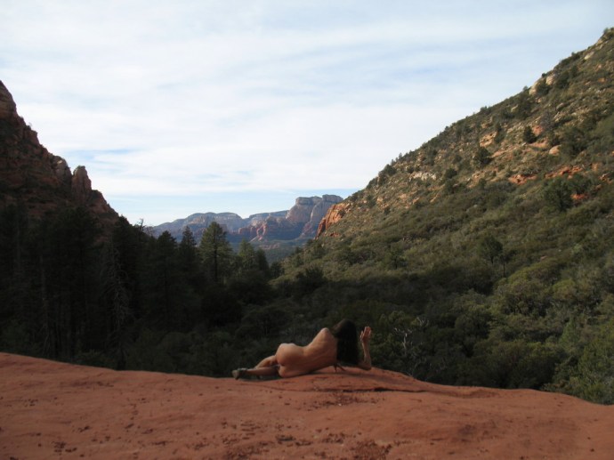 DF Hovers on Her Fingertips