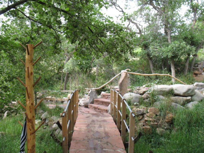 Flagstone Bridge (Daytime)